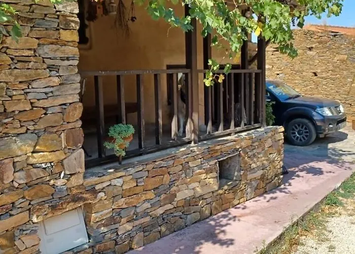 Casas Na Montanha Vistas Fantasticas Com Piscina * Vinhais