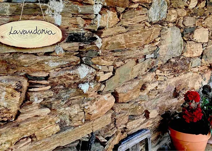 Casas Na Montanha Vistas Fantasticas Com Piscina Feriehus Vinhais