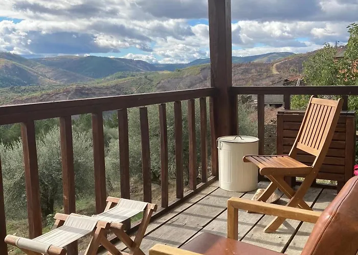 Casas Na Montanha Vistas Fantasticas Com Piscina Feriehus Vinhais